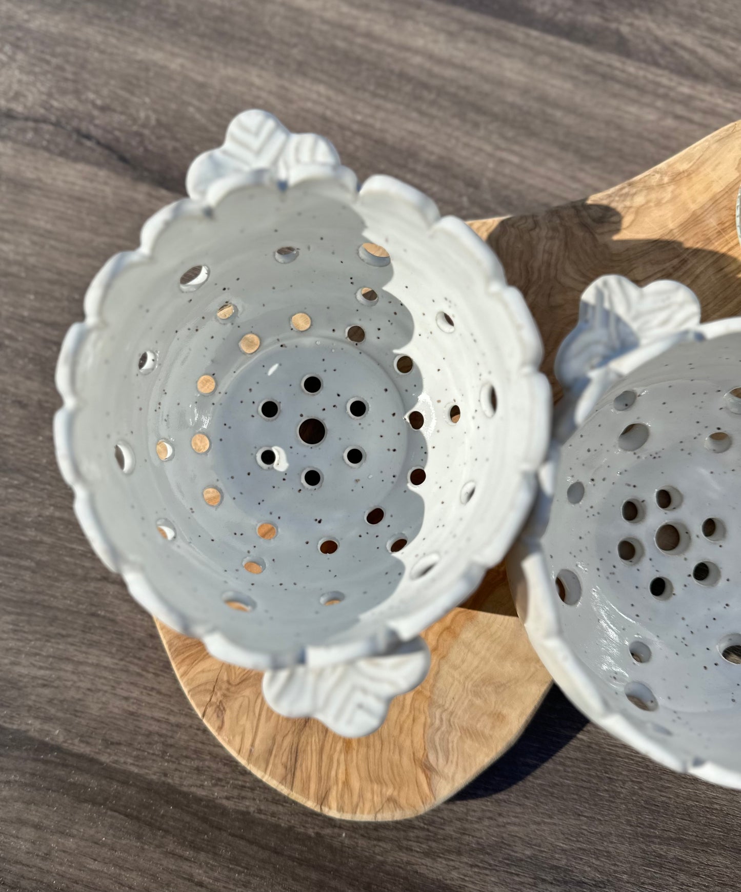 Flower Berry Bowl - Speckled